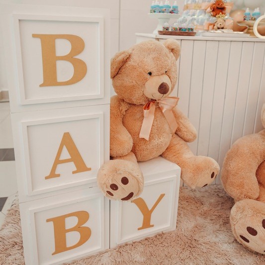 Baby shower decor